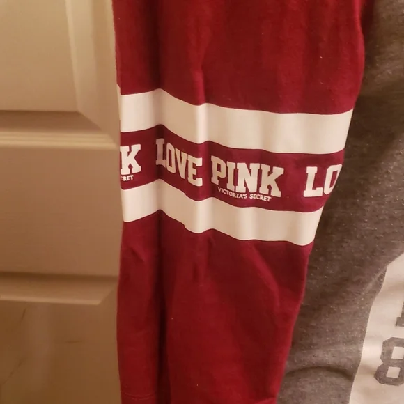 VICTORIA SECRET PINK 🤩 - Picture 3 of 5